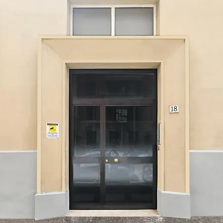 Re Di Apartman